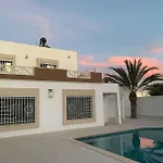 Dar Midoun Villa With Pool In Center City